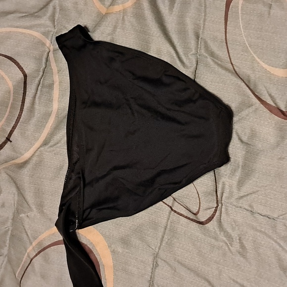 Bikini - Picture 4 of 4